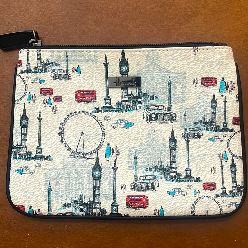 Harrods’s pouch